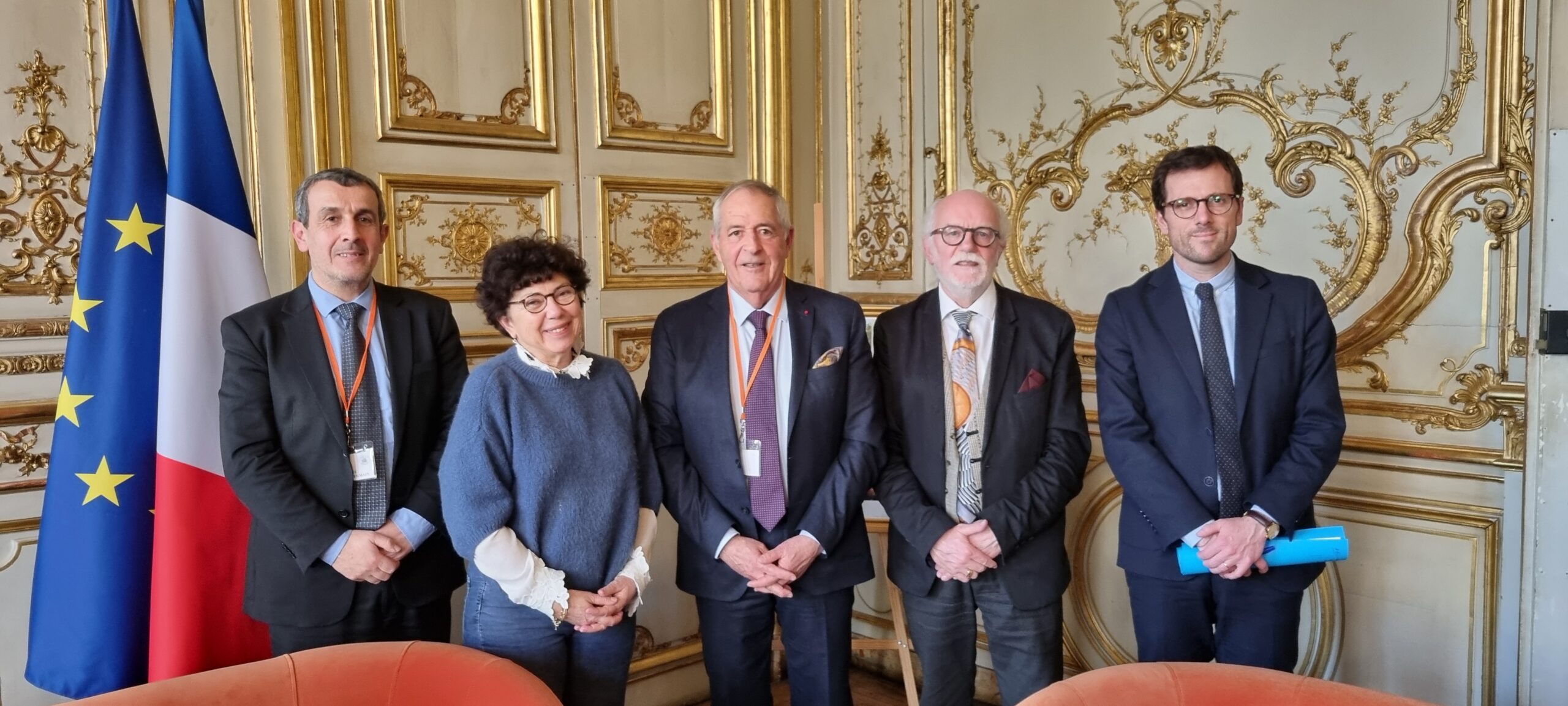 De gauche à droite : Hamid Oumoussa, directeur général de la FNPF, Monique Barbut, ministre de la Transition écologique, Claude Roustan, président de la FNPF, Jean-Paul Doron, vice-président de la FNPF, et Mathieu Lefèvre, ministre délégué chargé de la Transition écologique