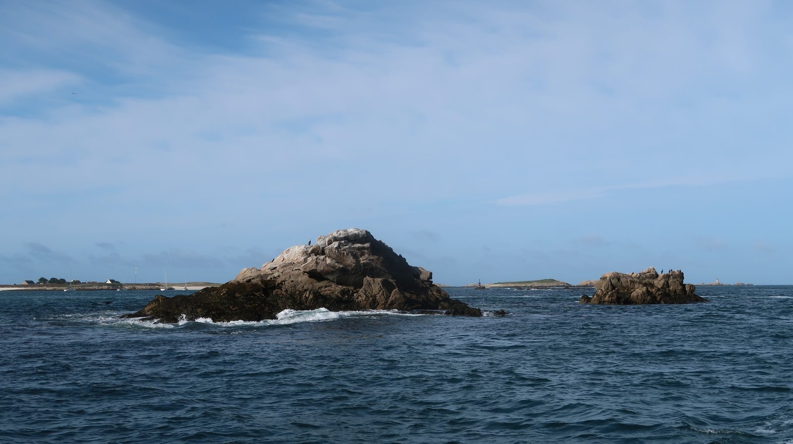 Îlots rocheux de l’archipel des Glénans, au large du Finistère sud
